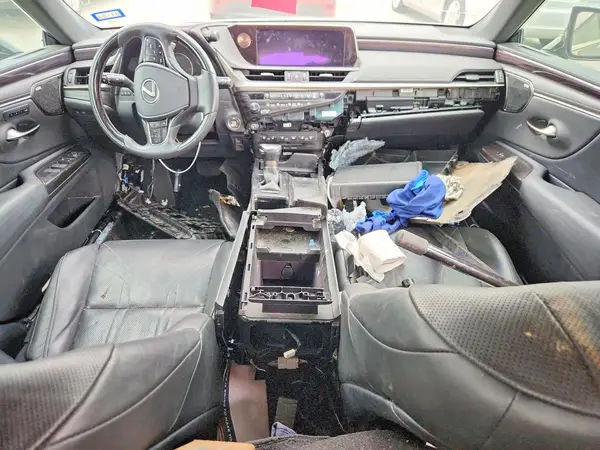 58ABZ1B10KU021862 2019 LEXUS ES - Image 8