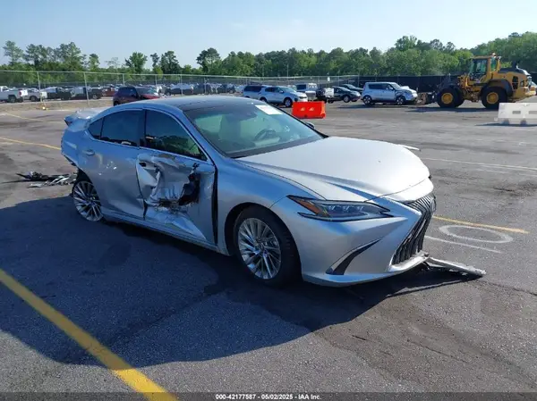 58ABZ1B10KU023305 2019 LEXUS ES - Image 1