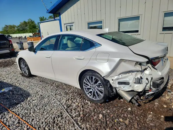 58ABZ1B10KU023515 2019 LEXUS ES - Image 2