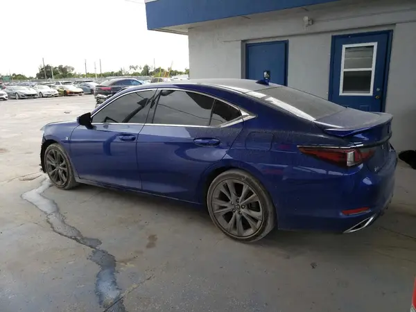58ABZ1B10KU024373 2019 LEXUS ES - Image 2