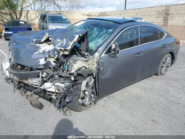 58ABZ1B10KU027841 2019 LEXUS ES - Image 2