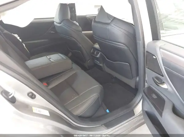 58ABZ1B10KU033087 2019 LEXUS ES - Image 8
