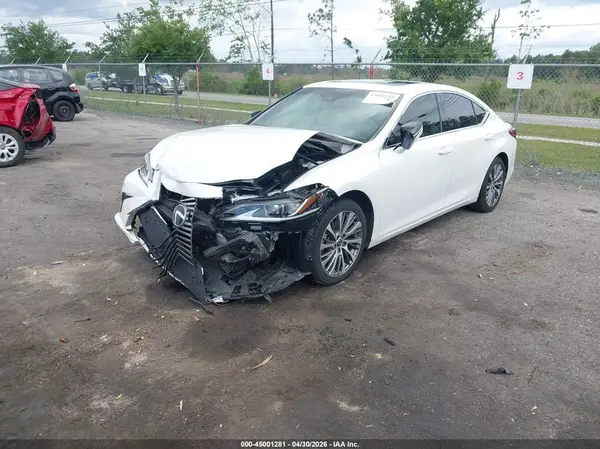 58ABZ1B10KU033896 2019 LEXUS ES - Image 2