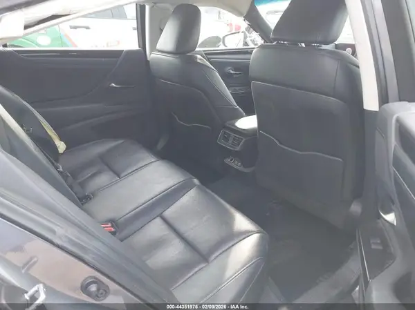 58ABZ1B10KU033946 2019 LEXUS ES - Image 8