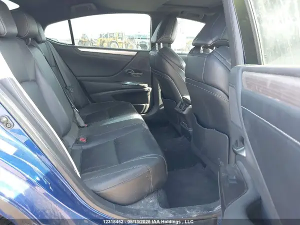 58ABZ1B10KU035518 2019 LEXUS ES - Image 8