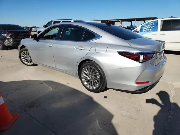 58ABZ1B10KU037284 2019 LEXUS ES - Image 2