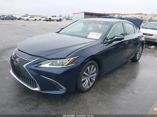 58ABZ1B10KU041769 2019 LEXUS ES - Image 2
