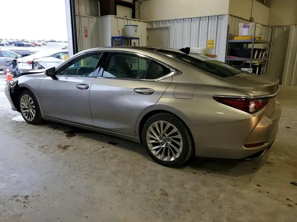 58ABZ1B10KU042579 2019 LEXUS ES - Image 2