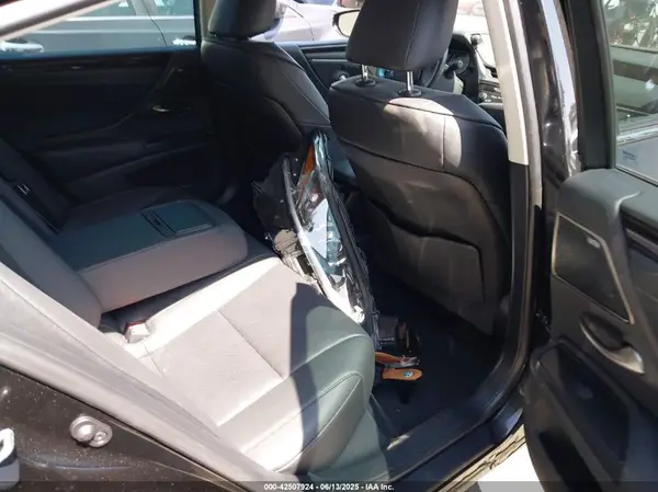 58ABZ1B10KU050827 2019 LEXUS ES - Image 8