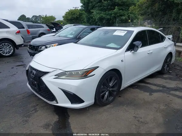 58ABZ1B11KU005265 2019 LEXUS ES - Image 2