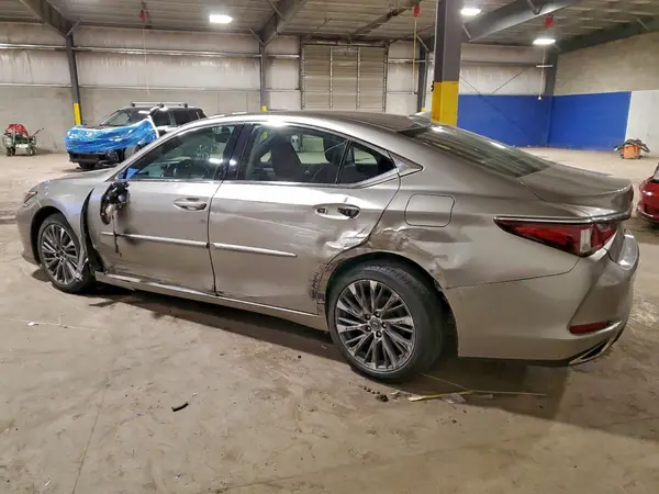 58ABZ1B11KU007274 2019 LEXUS ES - Image 2