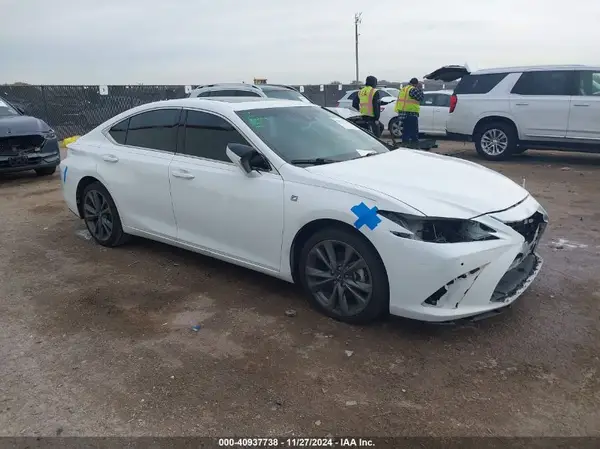 58ABZ1B11KU008456 2019 LEXUS ES - Image 1