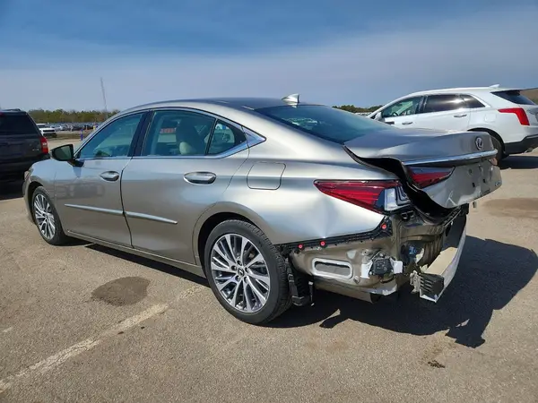 58ABZ1B11KU012734 2019 LEXUS ES - Image 2