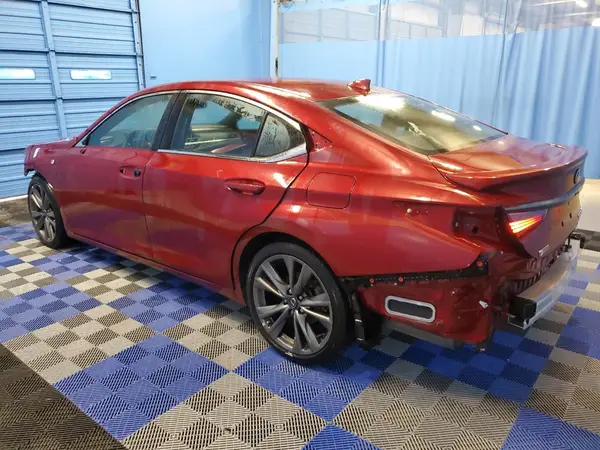 58ABZ1B11KU013916 2019 LEXUS ES - Image 2