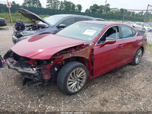 58ABZ1B11KU018727 2019 LEXUS ES - Image 2