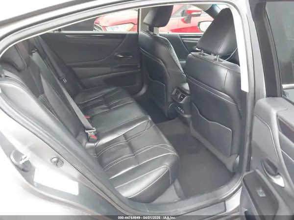 58ABZ1B11KU018937 2019 LEXUS ES - Image 8