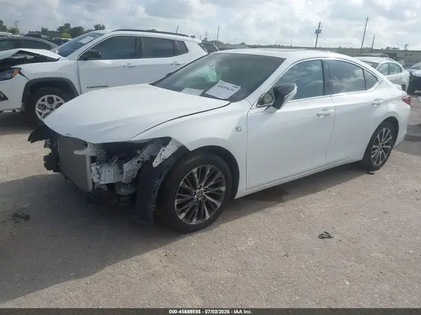 58ABZ1B11KU018954 2019 LEXUS ES - Image 2