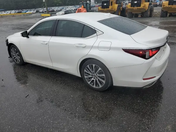 58ABZ1B11KU019067 2019 LEXUS ES - Image 2