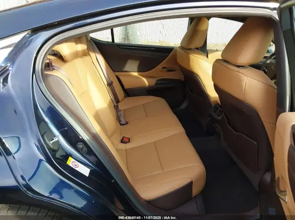 58ABZ1B11KU021417 2019 LEXUS ES - Image 8