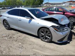 58ABZ1B11KU023040 2019 LEXUS ES