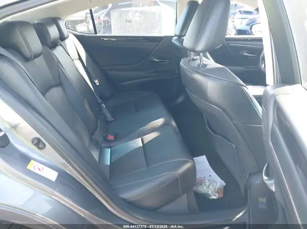 58ABZ1B11KU023359 2019 LEXUS ES - Image 8