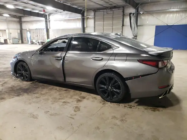 58ABZ1B11KU024026 2019 LEXUS ES - Image 2