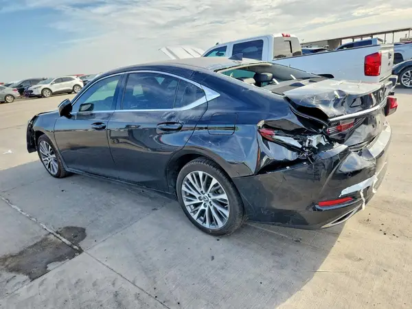 58ABZ1B11KU026925 2019 LEXUS ES - Image 2