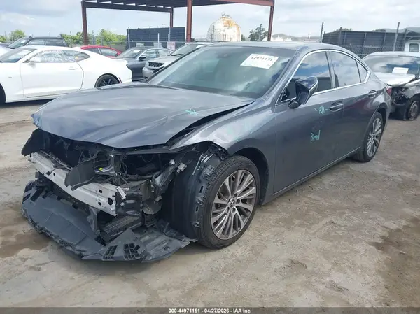 58ABZ1B11KU028934 2019 LEXUS ES - Image 2