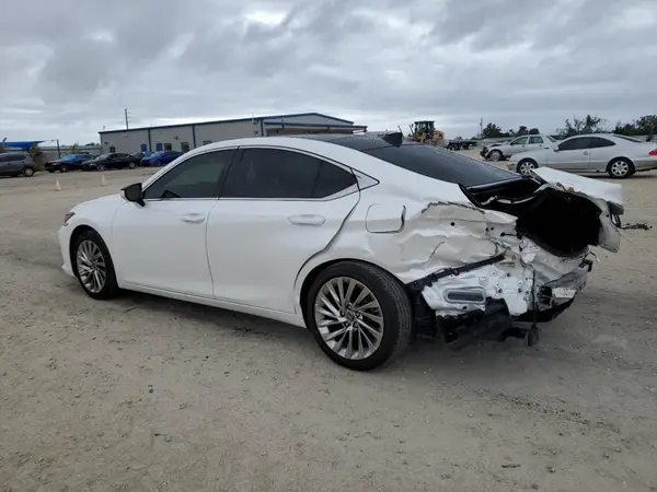 58ABZ1B11KU031123 2019 LEXUS ES - Image 2