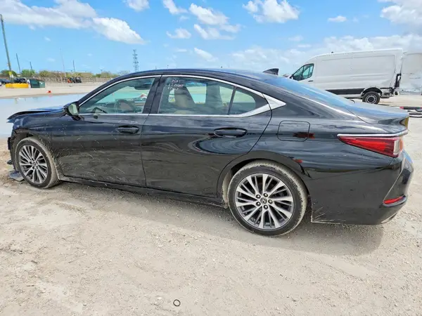 58ABZ1B11KU031669 2019 LEXUS ES - Image 2