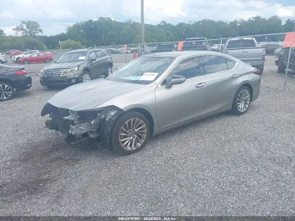 58ABZ1B11KU032367 2019 LEXUS ES - Image 2