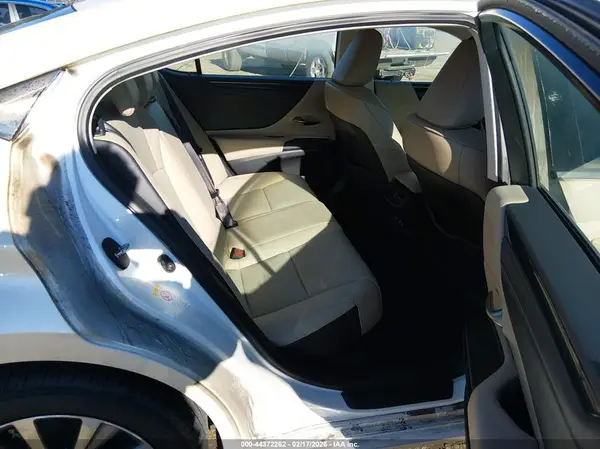 58ABZ1B11KU032708 2019 LEXUS ES - Image 8