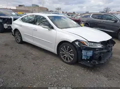 58ABZ1B11KU038735 2019 LEXUS ES