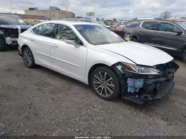 58ABZ1B11KU038735 2019 LEXUS ES - Image 1