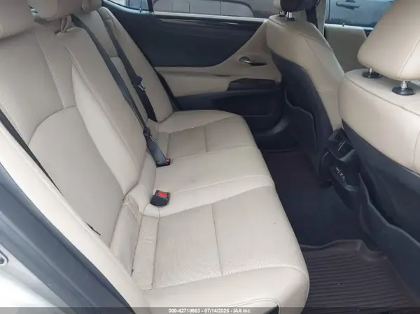 58ABZ1B11KU039805 2019 LEXUS ES - Image 8