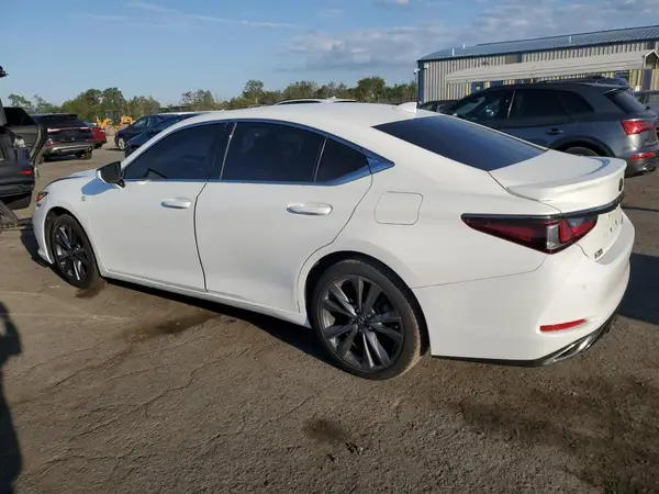 58ABZ1B11KU040999 2019 LEXUS ES - Image 2