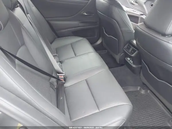 58ABZ1B11KU041165 2019 LEXUS ES - Image 8