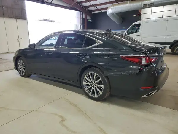 58ABZ1B11KU043126 2019 LEXUS ES - Image 2