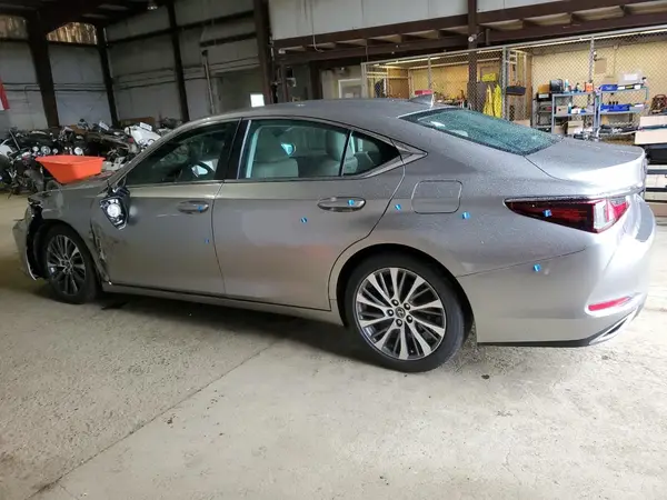 58ABZ1B11KU046768 2019 LEXUS ES - Image 2