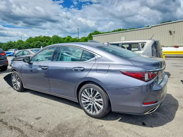 58ABZ1B11KU048004 2019 LEXUS ES - Image 2