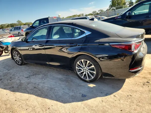 58ABZ1B11KU048729 2019 LEXUS ES - Image 2