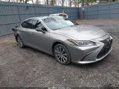 58ABZ1B11KU051324 2019 LEXUS ES