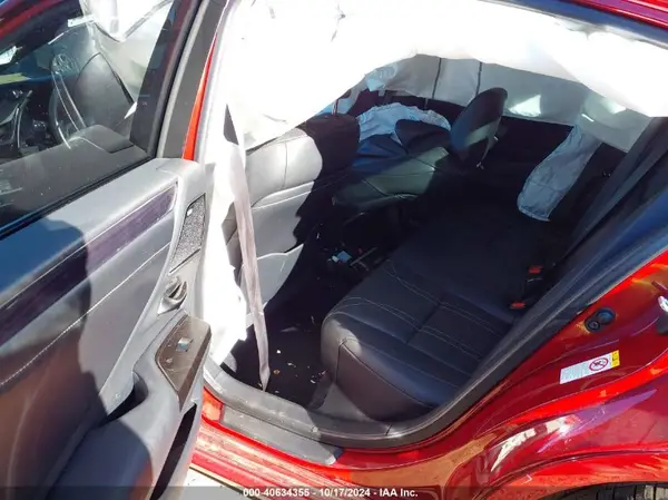 58ABZ1B12KU003864 2019 LEXUS ES - Image 8