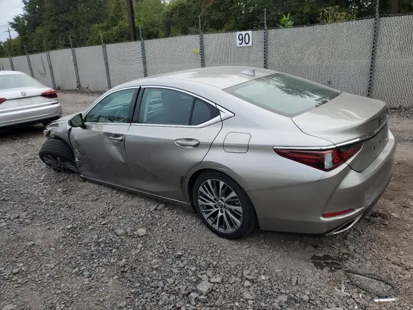58ABZ1B12KU013293 2019 LEXUS ES - Image 2