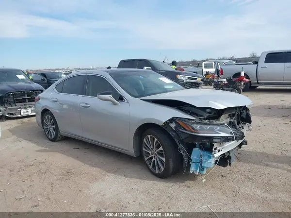 58ABZ1B12KU017330 2019 LEXUS ES - Image 1