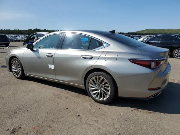 58ABZ1B12KU017702 2019 LEXUS ES - Image 2