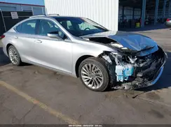 58ABZ1B12KU017943 2019 LEXUS ES