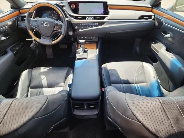 58ABZ1B12KU021345 2019 LEXUS ES - Image 8