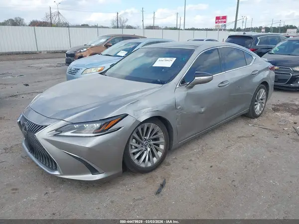 58ABZ1B12KU021670 2019 LEXUS ES - Image 2