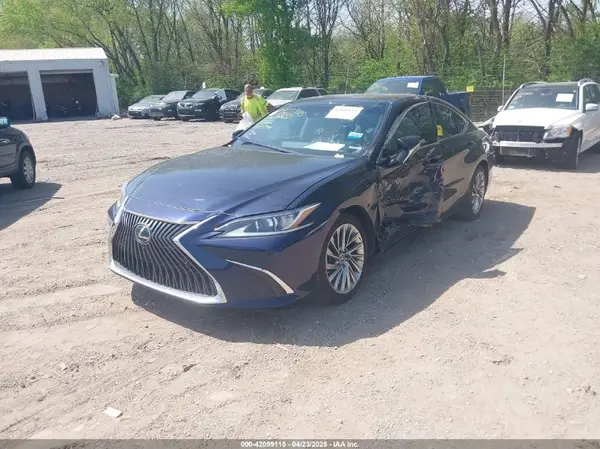 58ABZ1B12KU022530 2019 LEXUS ES - Image 2